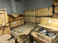 Волгоградская ОПГ похищала вооружение из частей и отправляла за границу «Почтой России»
