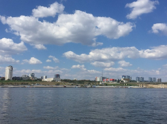 Пятерых детей на матрасах унесло течением реки на севере Волгограда 