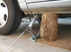 В Волжском подростки угнали ВАЗ-2110 и отремонтировали его