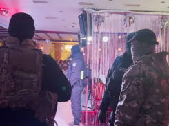 Полиция устроила облаву на прославившейся секс-скандалом бар в Волгограде