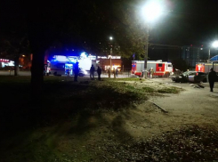  Стали известны подробности ДТП с Opel, где женщина снесла забор в Волгограде