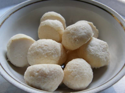 В аэропорту Волгограда сожгли опасную колбасу и курт из Узбекистана