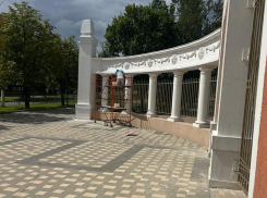В Волгограде отремонтировали вход в парк Гагарина только после вмешательства прокуратуры