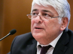 Депутат ГД Отари Аршба: парламентарий из Волгограда, назвавший пенсионеров тунеядцами, должен сдать мандат и посыпать голову пеплом