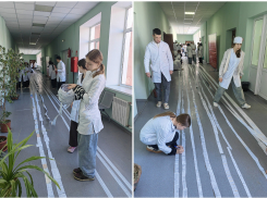 Волгоградские студенты смастерили шпаргалку-гигант длиной 213 метров