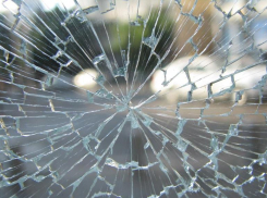 Ford Focus протаранил пивной магазин в Волгограде