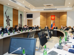 В Волгограде по просьбе прокуратуры депутаты облдумы уволили своих родственников с должностей помощников