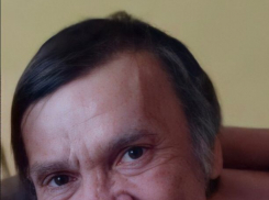 В Волгоградской области разыскивают седовласого мужчину в кедах без шнурков