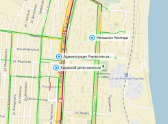 С утра юг Волгограда стоит в многокилометровой пробке из-за нескольких ДТП