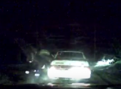 На видео попала погоня сотрудников ДПС за пьяным водителем, устроившим ДТП