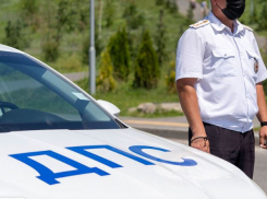 Семейный подряд инспектора ДПС на 65 млн с красивыми номерами вскрыли в Волгограде