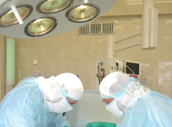 В Волгограде врачи спасли ребенка со швейными иголками в колене