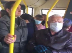 «Пусть вернут маршрутки»: волгоградец снял набитый с утра пассажирами автобус №77 на видео