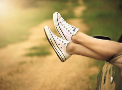 Должника в Волгограде «сдало» фото его девушки на фоне машины