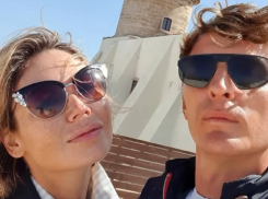 Ляйсан Утяшева и Павел Воля путешествуют по Португалии на автодоме: видео 