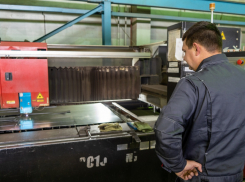 От 45 000 можно заработать, стоя у станка ЧПУ