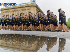 Жители Волгограда обсуждают вероятность отмены Парада Победы 