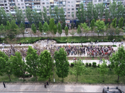 В Волгограде в районах города прошли «Бессмертные полки»