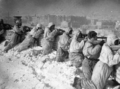 17 декабря 1942 - года ожесточенные бои проходят на разных направлениях Сталинградского сражения