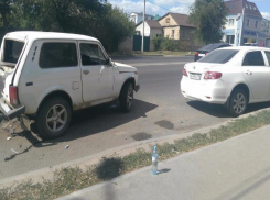 Уснувший водитель Toyota RAV4 отправил в больницу пассажира «Нивы» в Волгограде 