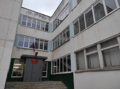 Запреты для родителей и педагоги вместо вахтеров: как в Волгограде пытаются избежать казанской трагедии