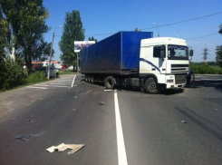 Фура протаранила Renult на трассе «Москва — Волгоград»: пострадала 25-летняя девушка