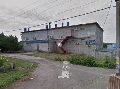 В Волгограде умер упавший с балкона кафе 17-летний подросток