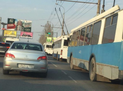 Транспортный коллапс на севере Волгограда: встали троллейбусы 