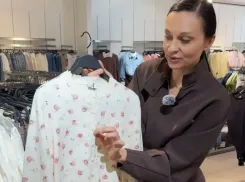 Как носить кардиган и не выглядеть на 10 лет старше?