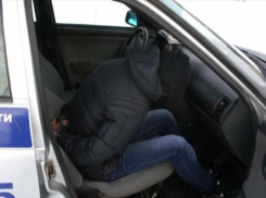 Инспекторы ДПС обнаружили наркотики в «девятке» жителей Волгоградской области