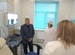 Волгоградский губернатор провел 1 января в поликлинике