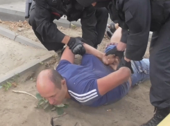 Полицейские Волгограда задержали инкассатора с другом за ограбление «Почты России» на 6,5 млн