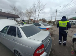 Четыре человека устроили стрельбу из машины под Волгоградом