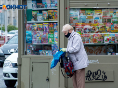 «Вирус нам побоку, не он зарплату платит»: волгоградские продавцы о ношении перчаток