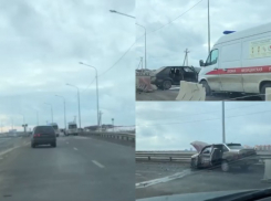 Разбитое в хлам такси и «девятку» на трассе в Волжском сняли на видео