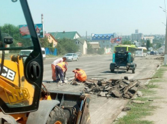 Волгоградцев просят потерпеть пробки на Второй Продольной