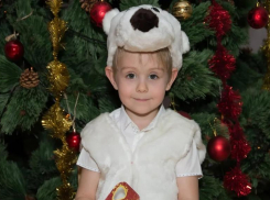 Чудесный «Белый мишка» Владимир Андреев в конкурсе «Детский новогодний костюм-2020»