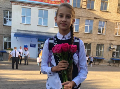 Губернатор Андрей Бочаров поставил задачи по школьным линейкам 1 сентября