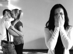 В Волгограде 22-летняя медсестра нанесла 11 ножевых ранений любовнице мужа