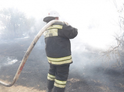 Тушение пожара перед ТРК «Комсомолл» попало на видео в Волгограде
