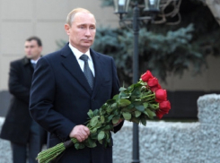 Владимир Путин поднялся на Мамаев курган