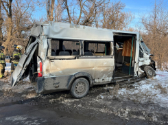 Дети и взрослые из маршрутки остаются в больнице Волгограда после смертельного ДТП
