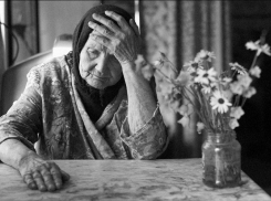 Лже-медики в Волгограде украли у 90-летней бабушки 300 тысяч 