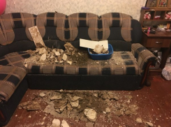 В Волгограде снова обвалился потолок в многоквартирном доме