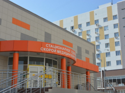 Десять медиков больницы №25 в Волгограде заперты на карантин вместе с пациентами