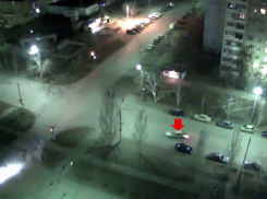 В Волжском подростки угнали Renault и влетели на нем в столб