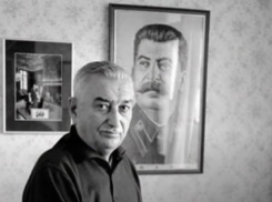 «Мой дед Сталин. Он святой!»: внук диктатора из Волгоградской области всю жизнь посвятил защите имени вождя