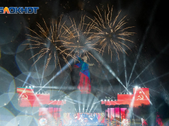 Праздничным салютом на Мамаевом кургане завершился День Победы