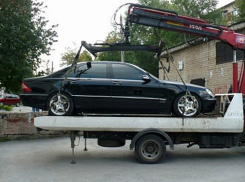 В Волгограде у налогового должника арестовали 7 автомобилей и дом