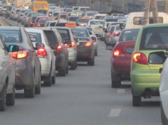 Кировский район Волгограда с утра встал в пробку